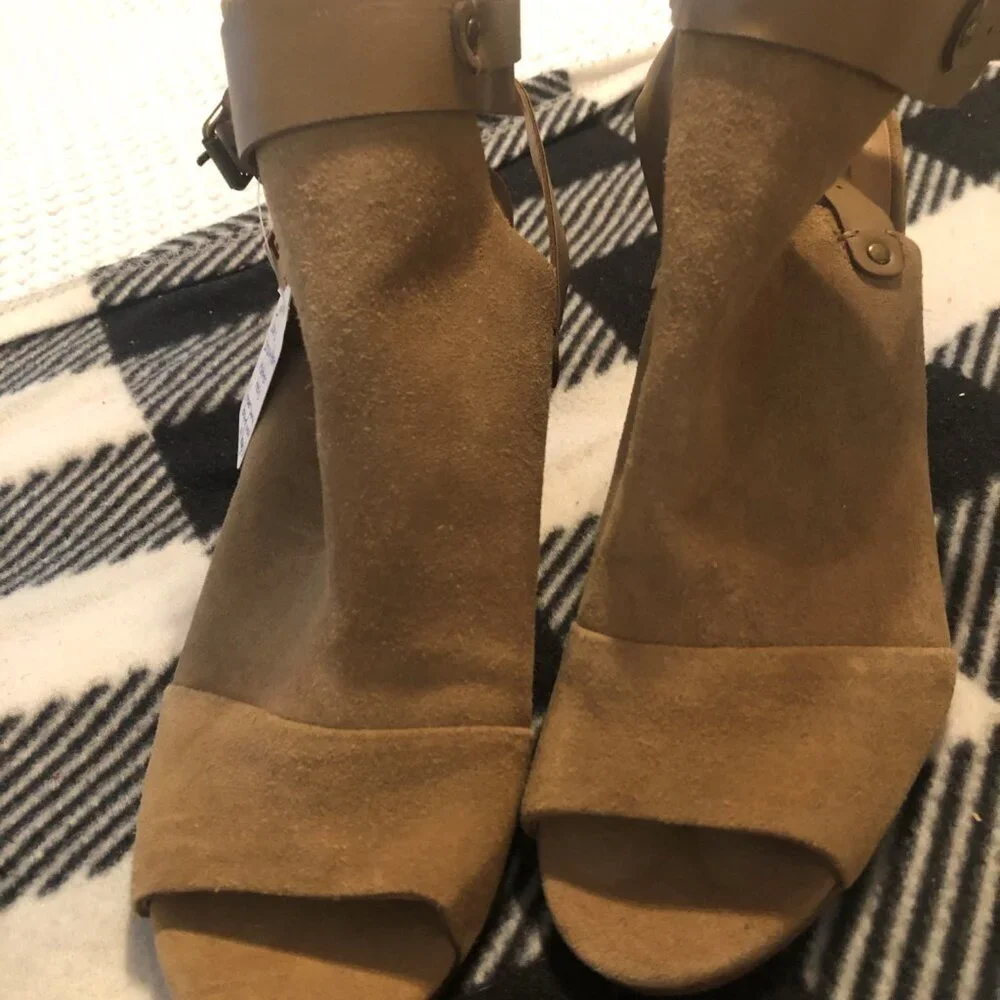 Joe's tan suede open toe open heel slingback heel size‎ 9 brand new - never worn